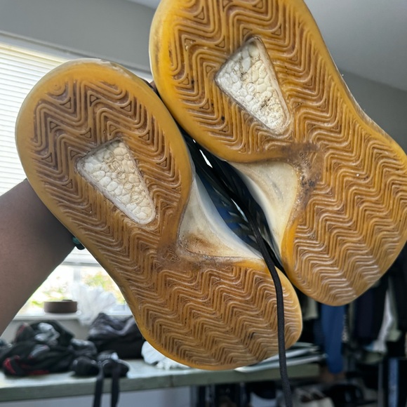 Yeezys - Picture 5 of 6